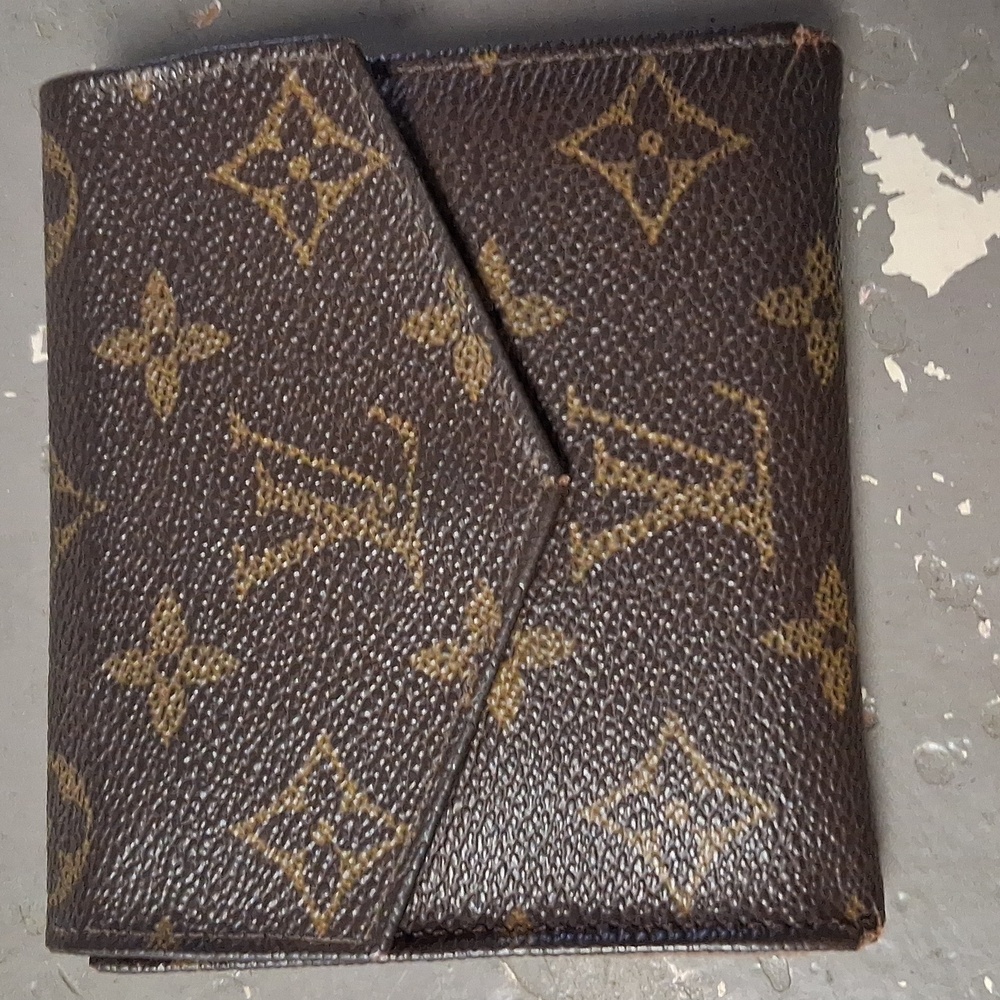 Authentic LOUIS VUITTION Snap Wallet. - Picture 2 of 6